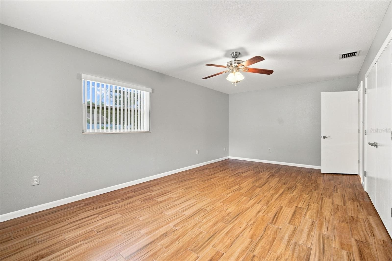 Single Family Residence at 526 S LARRY CIR, BRANDON, photo 22 of 46