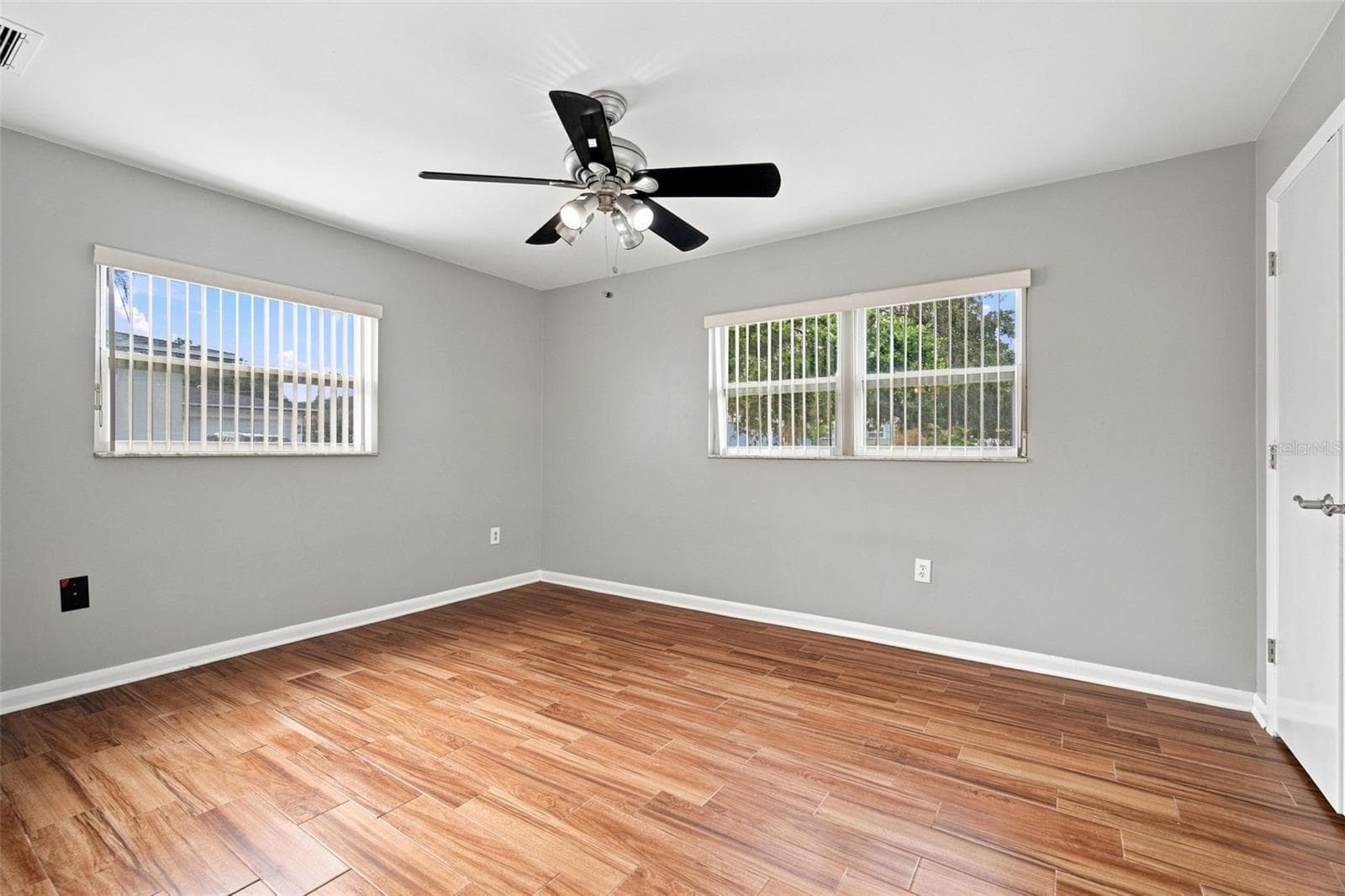 Single Family Residence at 526 S LARRY CIR, BRANDON, photo 26 of 46