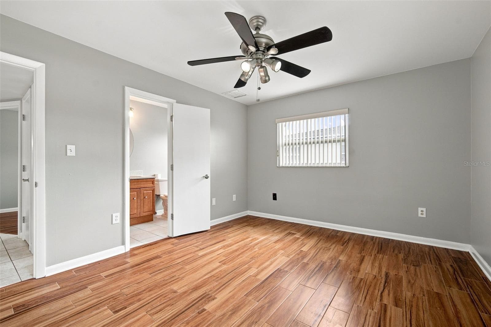 Single Family Residence at 526 S LARRY CIR, BRANDON, photo 27 of 46