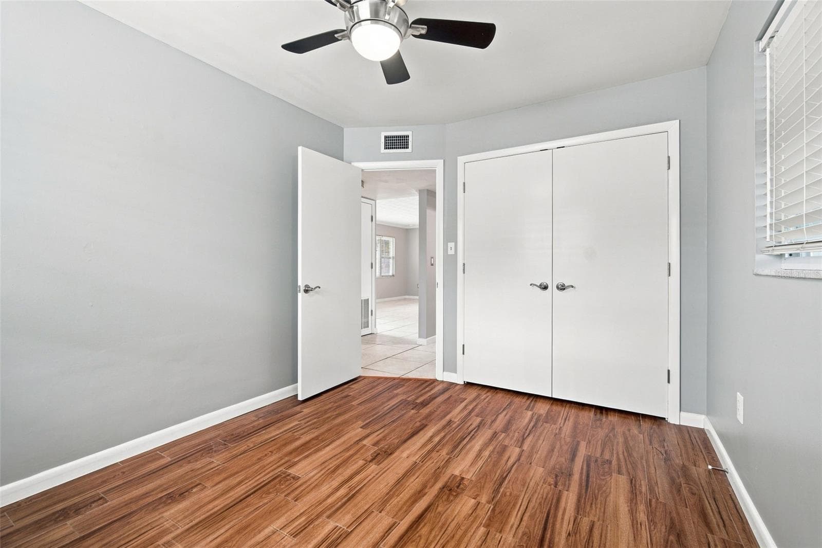 Single Family Residence at 526 S LARRY CIR, BRANDON, photo 31 of 46