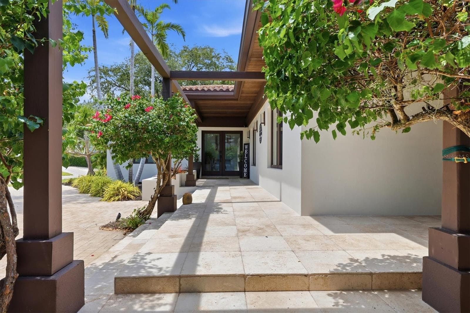 Single Family Residence at 829 IDLEWILD WAY, SARASOTA, photo 11 of 90