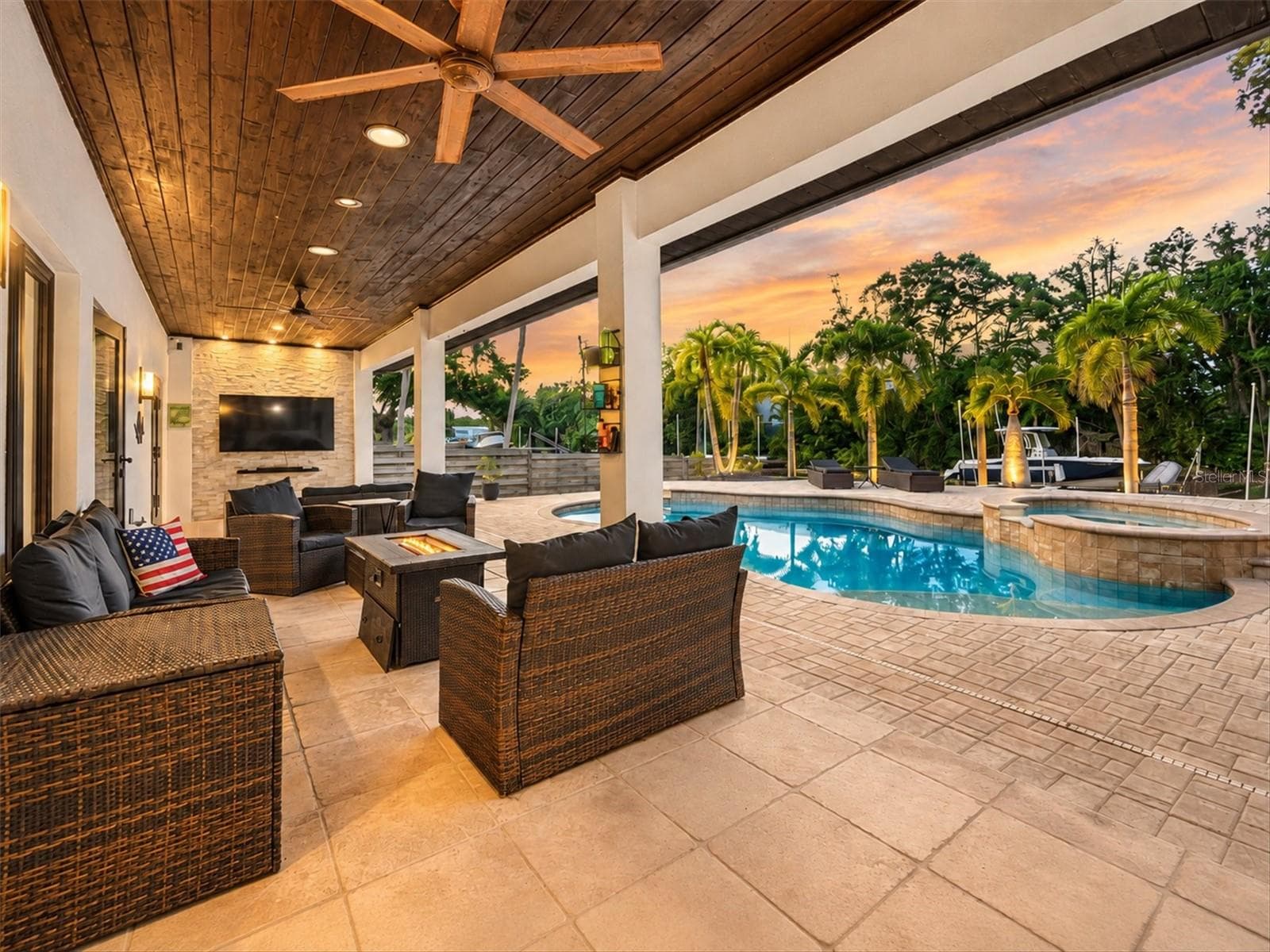 Single Family Residence at 829 IDLEWILD WAY, SARASOTA, photo 53 of 90