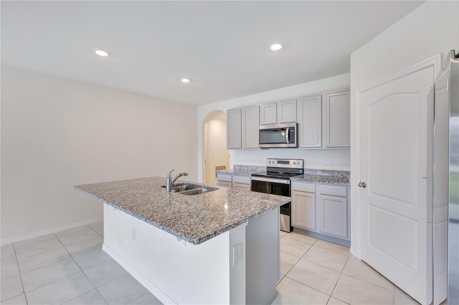 Single Family Residence at 6766 GRACE HAMMOCK RD, ST CLOUD, photo 2 of 34