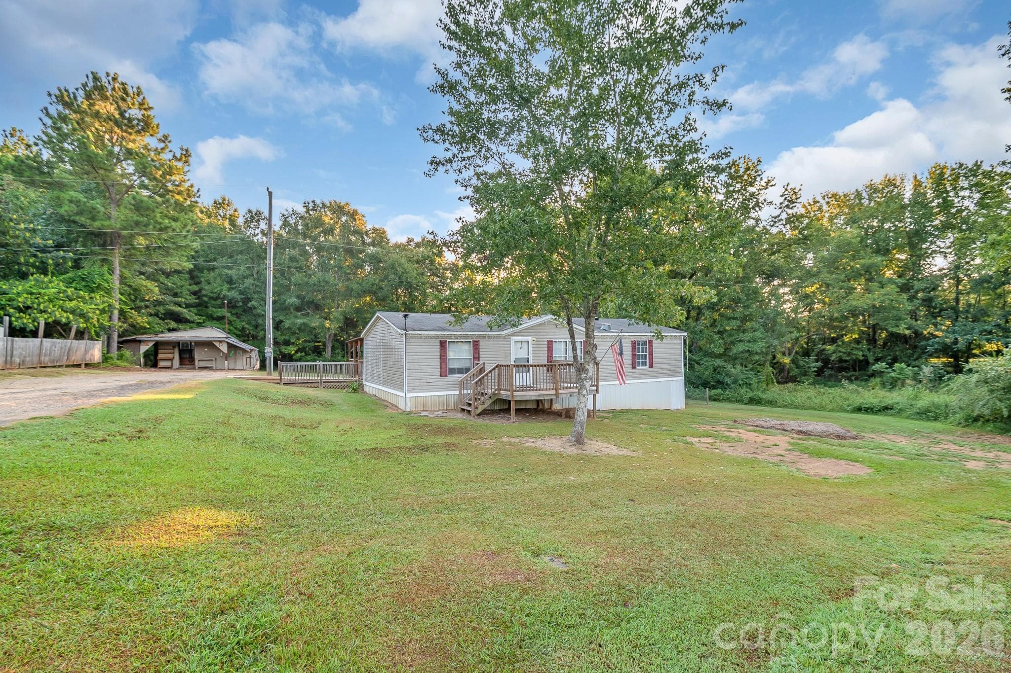 Single Family Residence at 185 Coot Sistare Road, Lancaster, photo 4 of 40
