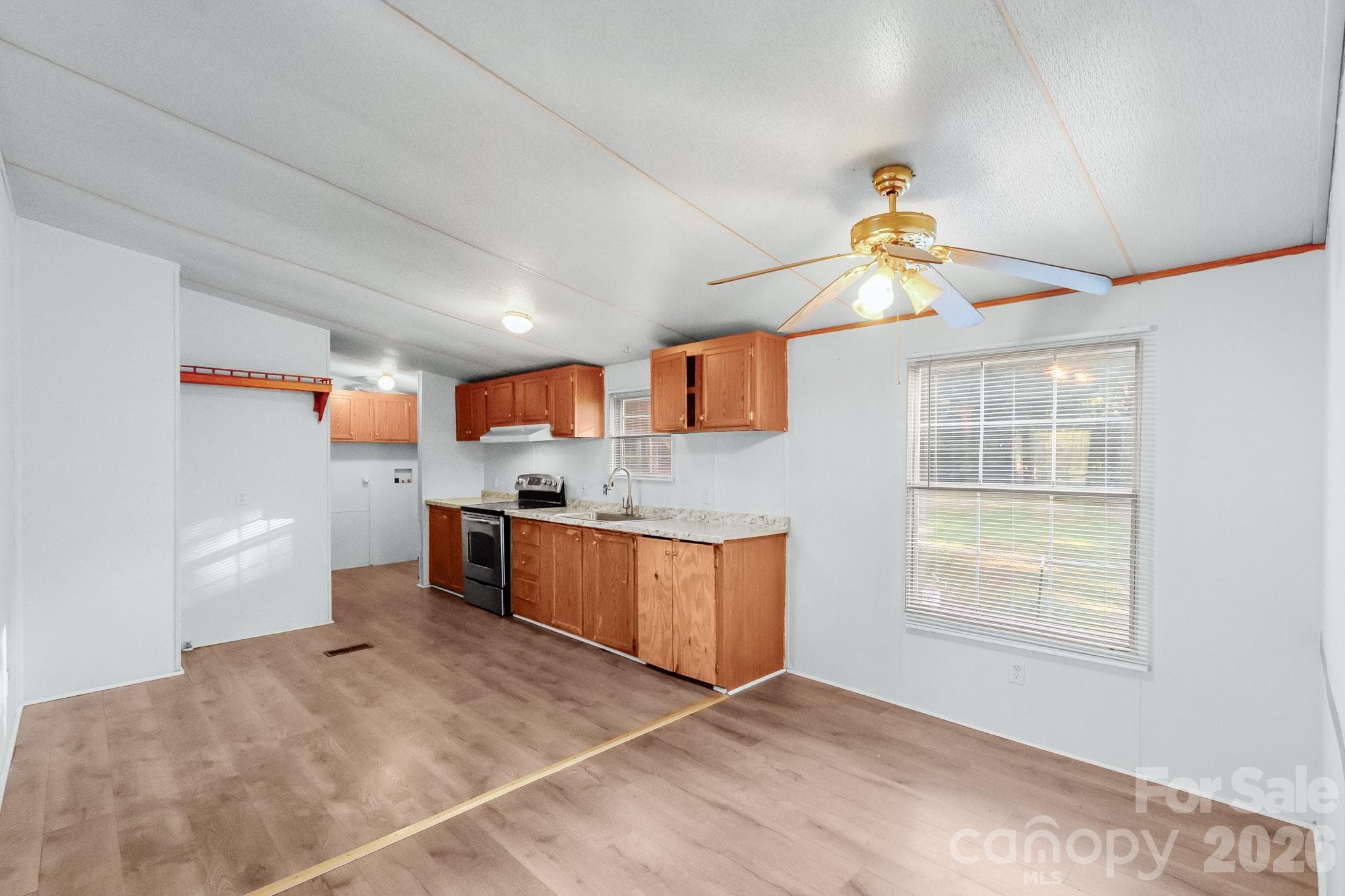 Single Family Residence at 185 Coot Sistare Road, Lancaster, photo 13 of 40