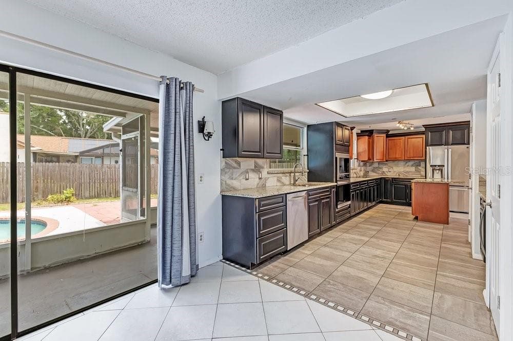 Single Family Residence at 7517 QUAIL RUN CT, ORLANDO, photo 8 of 34