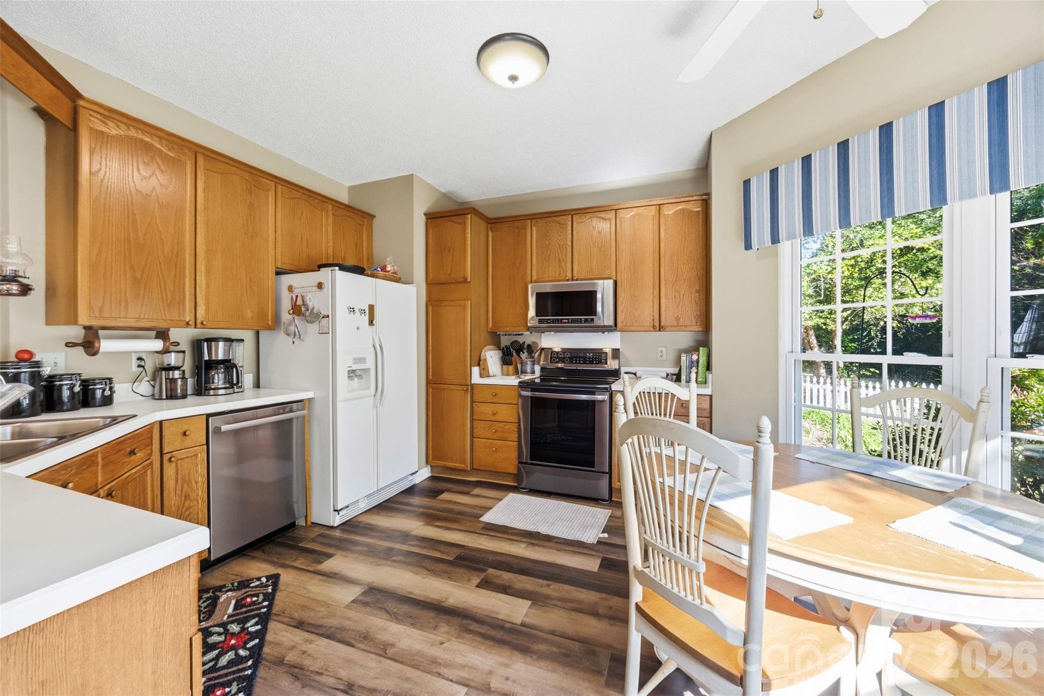 Kitchen with room for breakfast table - 2112 Long Ridge Lane, Charlotte