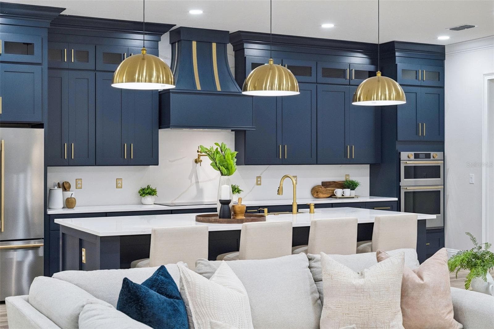 LUXURY LIGHT PENDANTS - 1614 JEANETTE ST, APOPKA