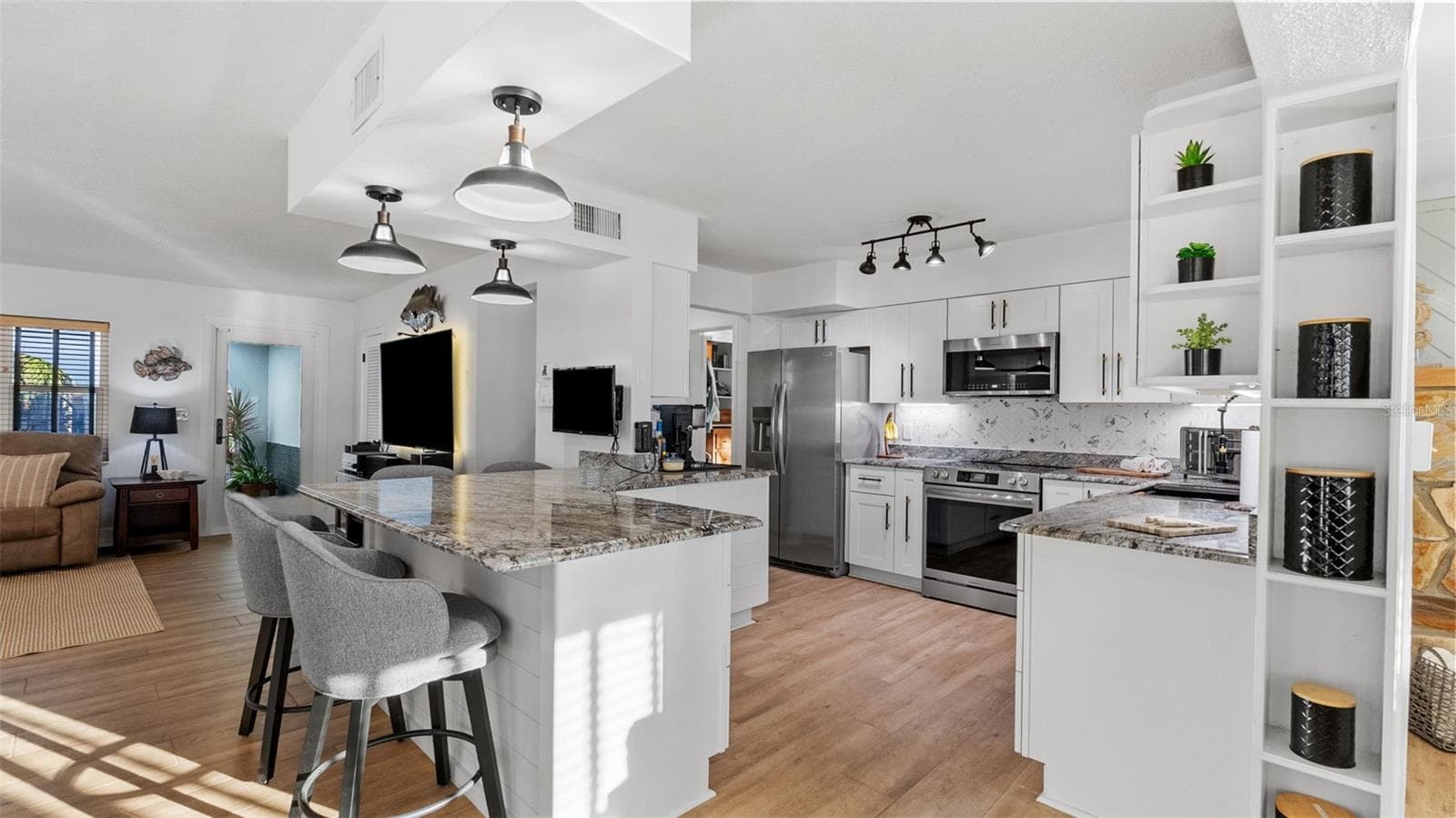 Single Family Residence at 7008 S SHORE DR S, SOUTH PASADENA, photo 6 of 66