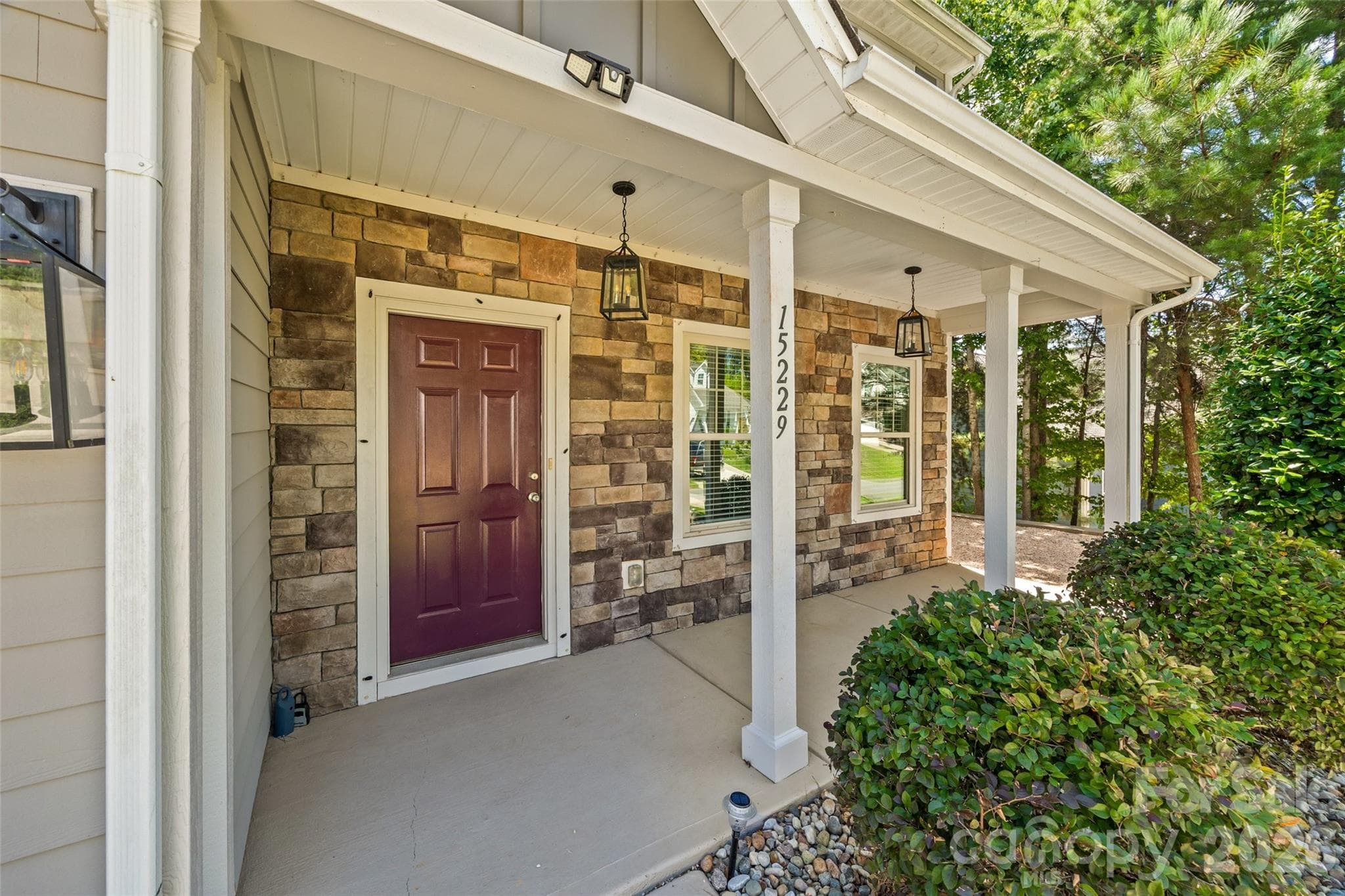 Single Family Residence at 15229 Windward Lane, Lancaster, photo 2 of 47