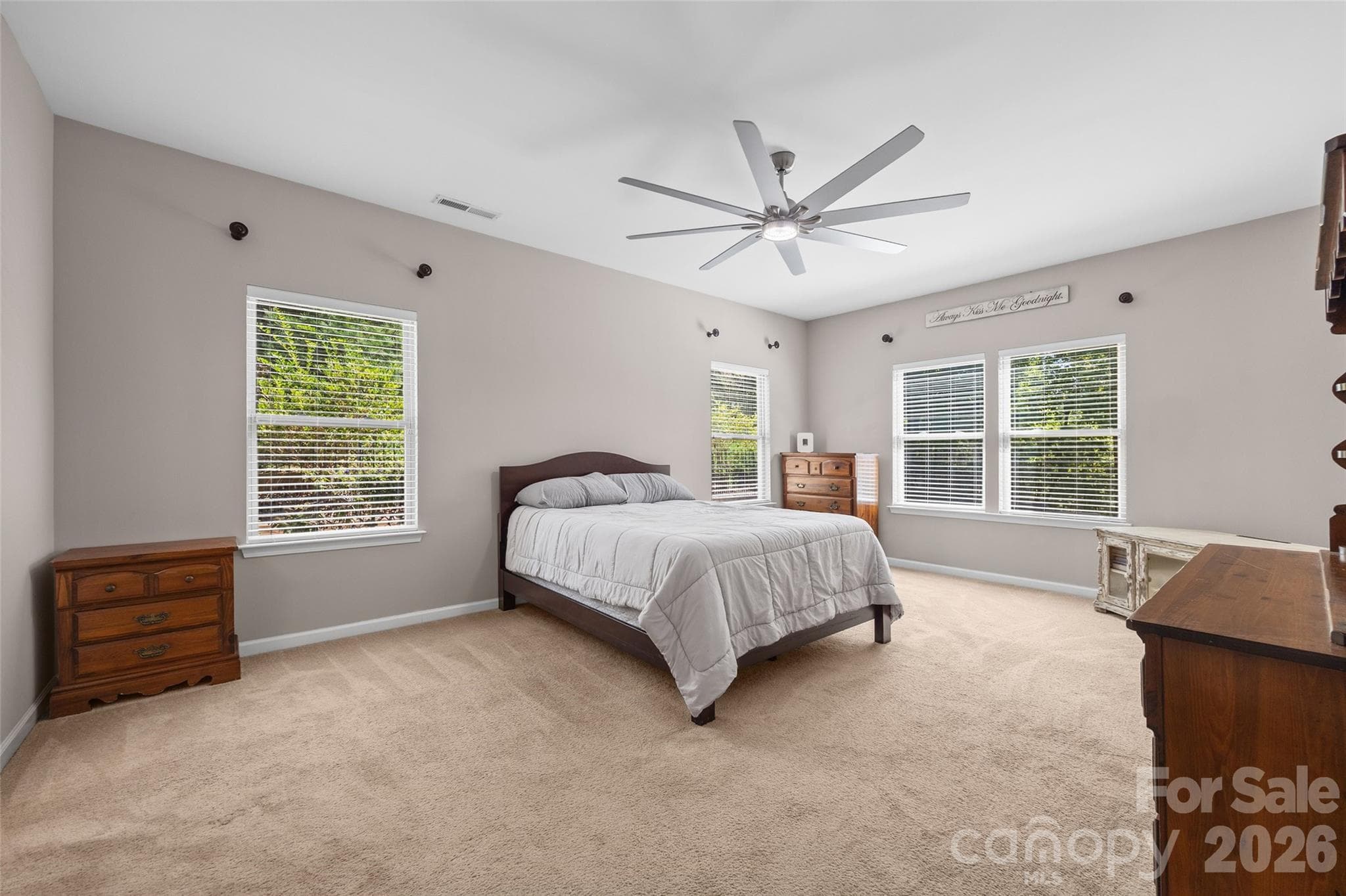Single Family Residence at 15229 Windward Lane, Lancaster, photo 11 of 47