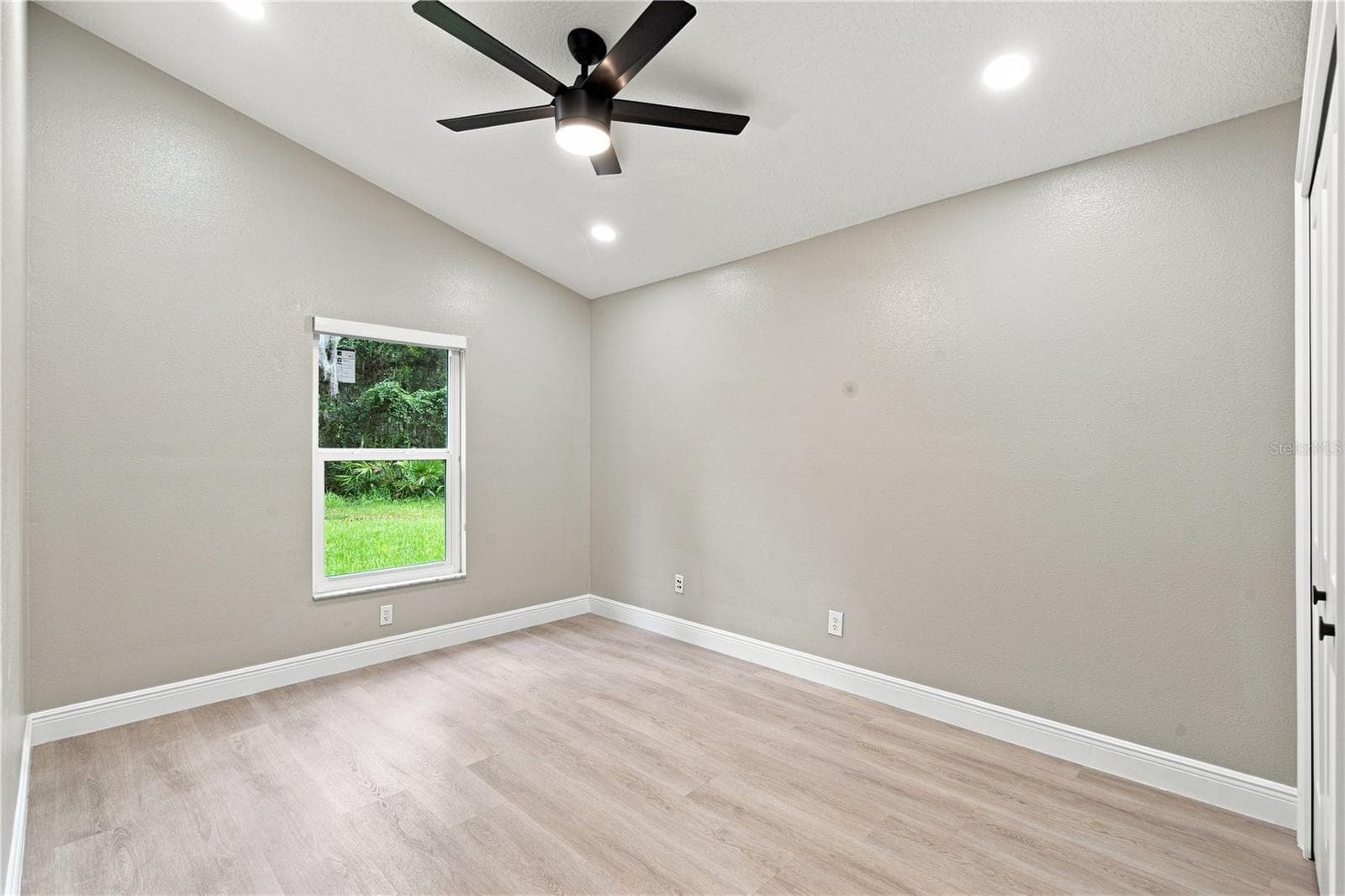 Single Family Residence at 6137 WHIMBRELWOOD DR, LITHIA, photo 29 of 45