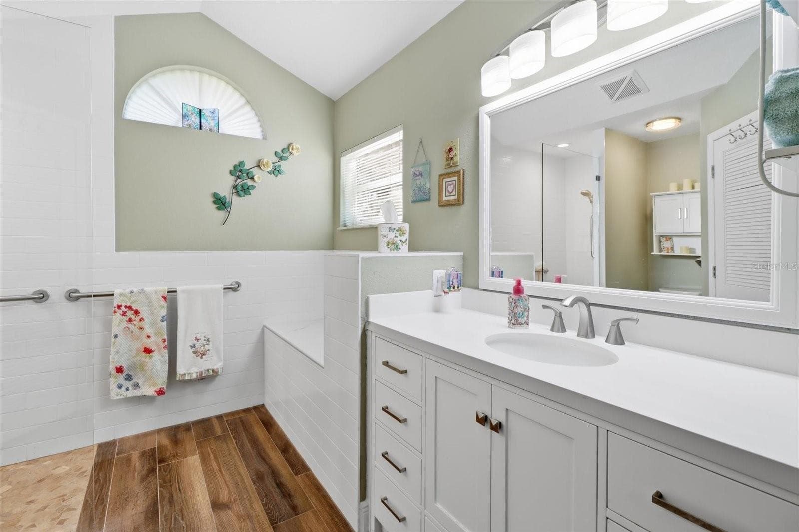 Single Family Residence at 14012 PULLMAN DR, SPRING HILL, photo 16 of 30