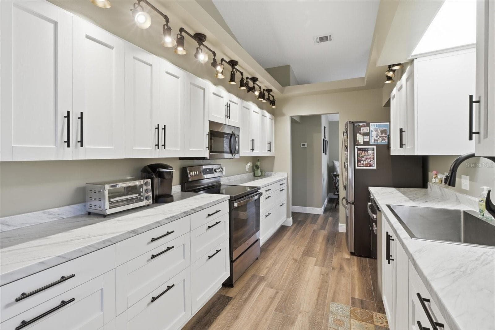 Single Family Residence at 14012 PULLMAN DR, SPRING HILL, photo 13 of 30