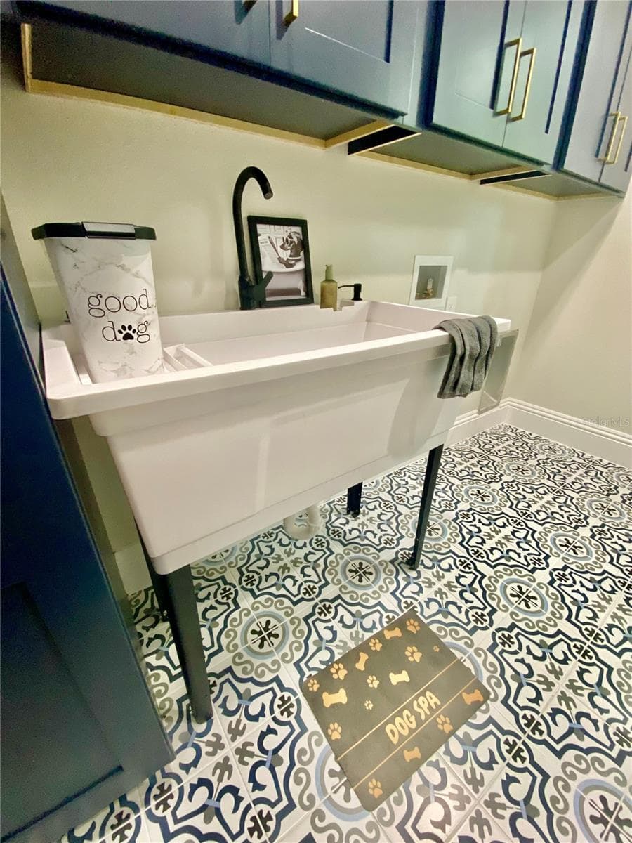 DOG SPA! - 1614 JEANETTE ST, APOPKA