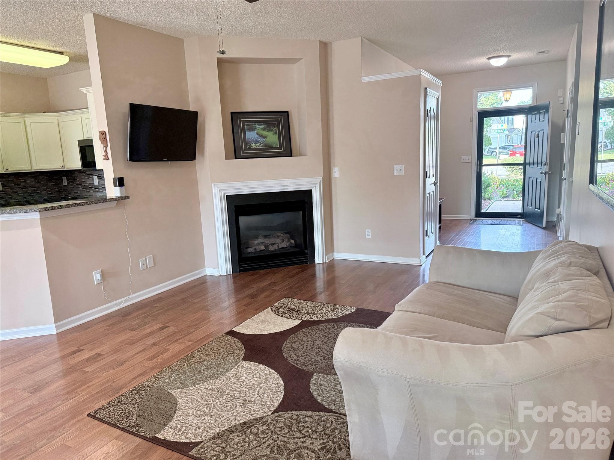 Single Family Residence at 10323 Green Hedge Avenue, Charlotte, photo 6 of 35