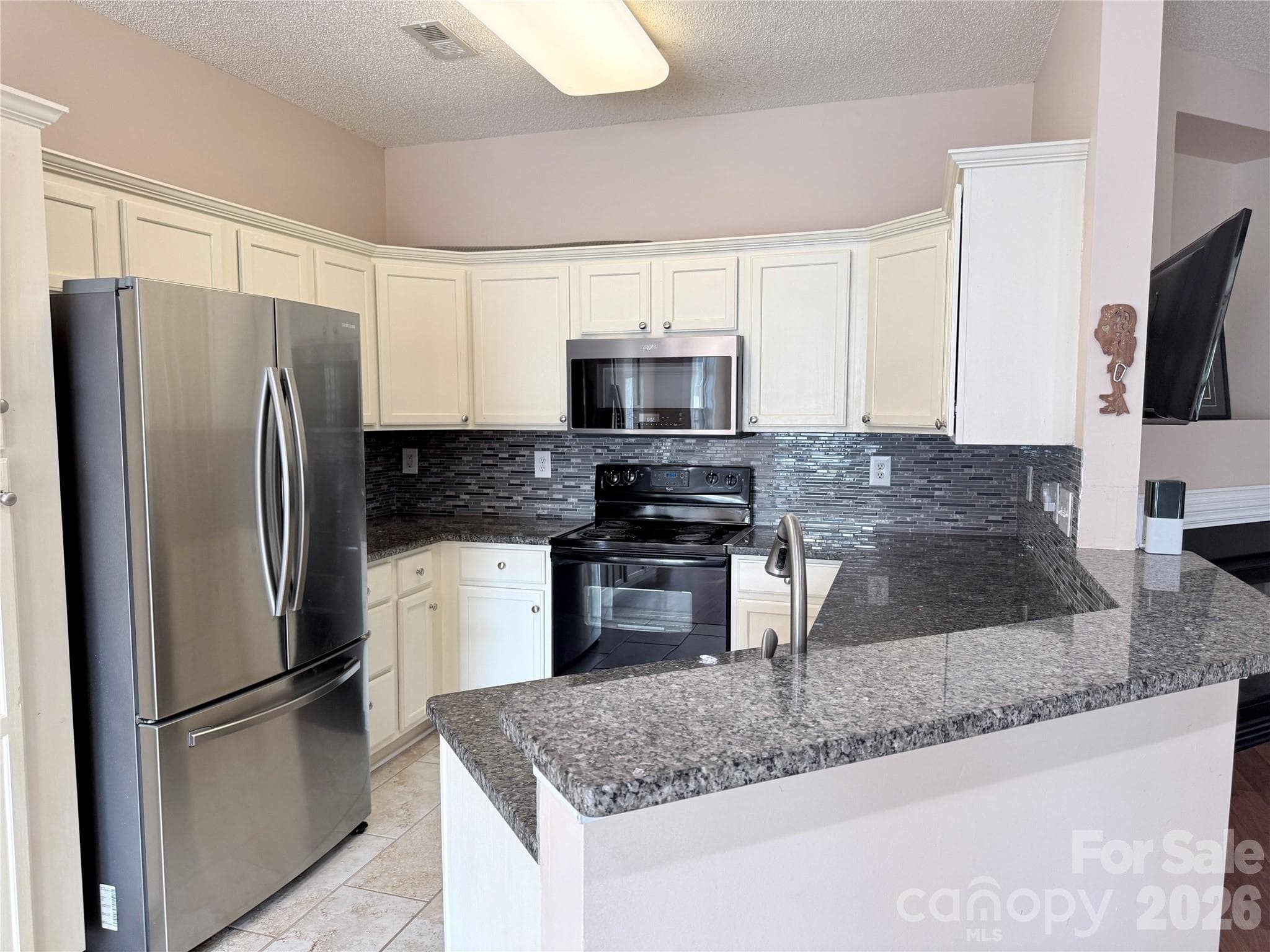 Single Family Residence at 10323 Green Hedge Avenue, Charlotte, photo 10 of 35