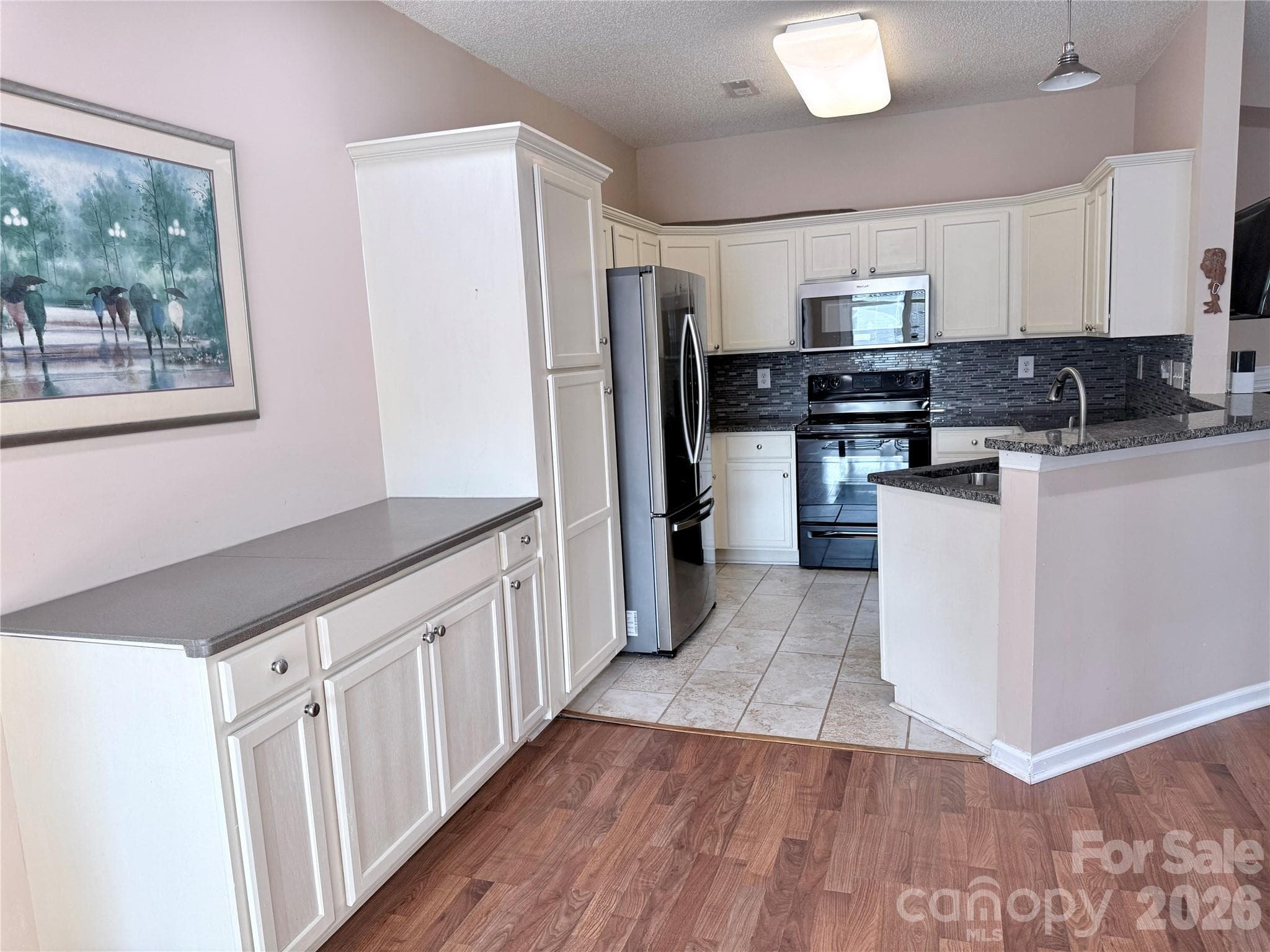 Single Family Residence at 10323 Green Hedge Avenue, Charlotte, photo 11 of 35
