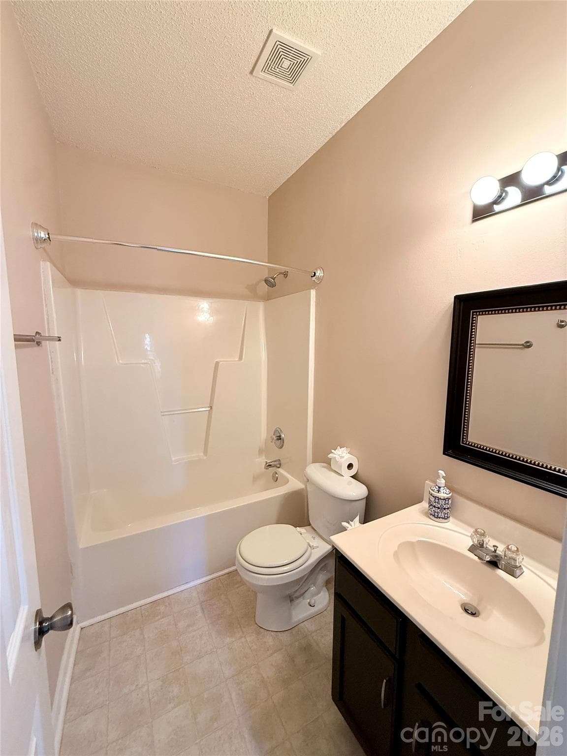 Single Family Residence at 10323 Green Hedge Avenue, Charlotte, photo 23 of 35