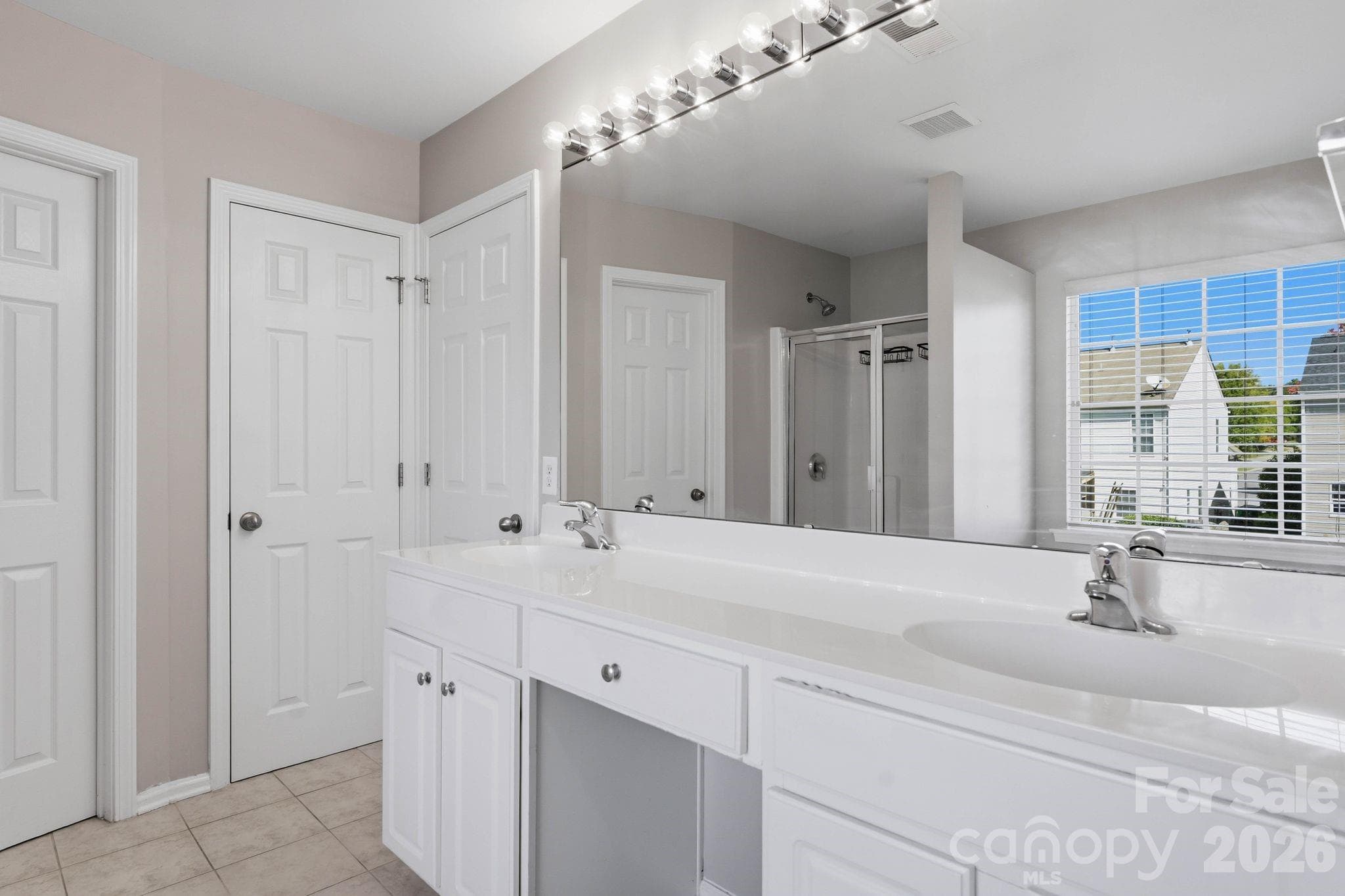 Single Family Residence at 11239 Cypress View Drive, Charlotte, photo 19 of 27