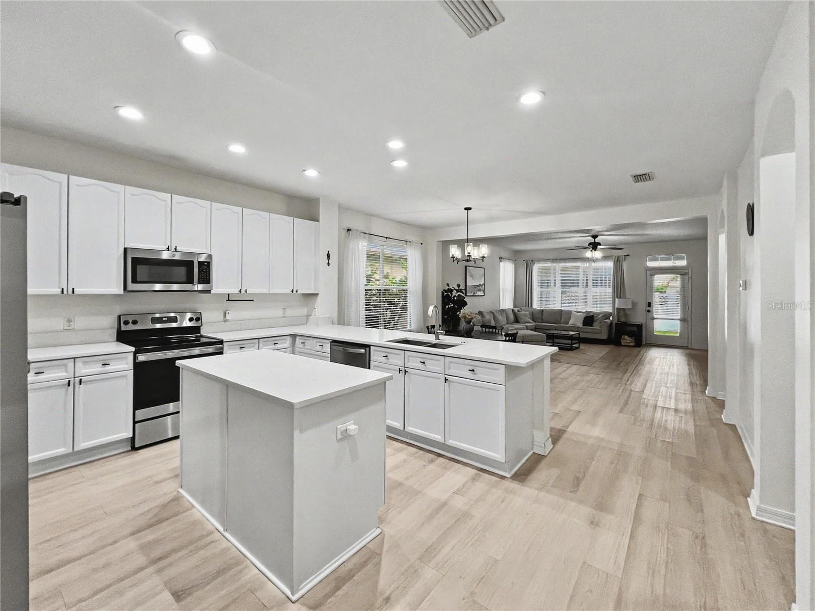 Single Family Residence at 12909 CRAGSIDE LN, WINDERMERE, photo 10 of 38