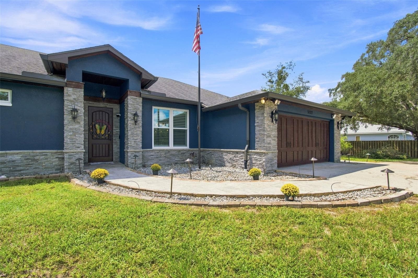 BEAUTIFUL CURB APPEAL - 14122 CHESTERFIELD TRL, HUDSON
