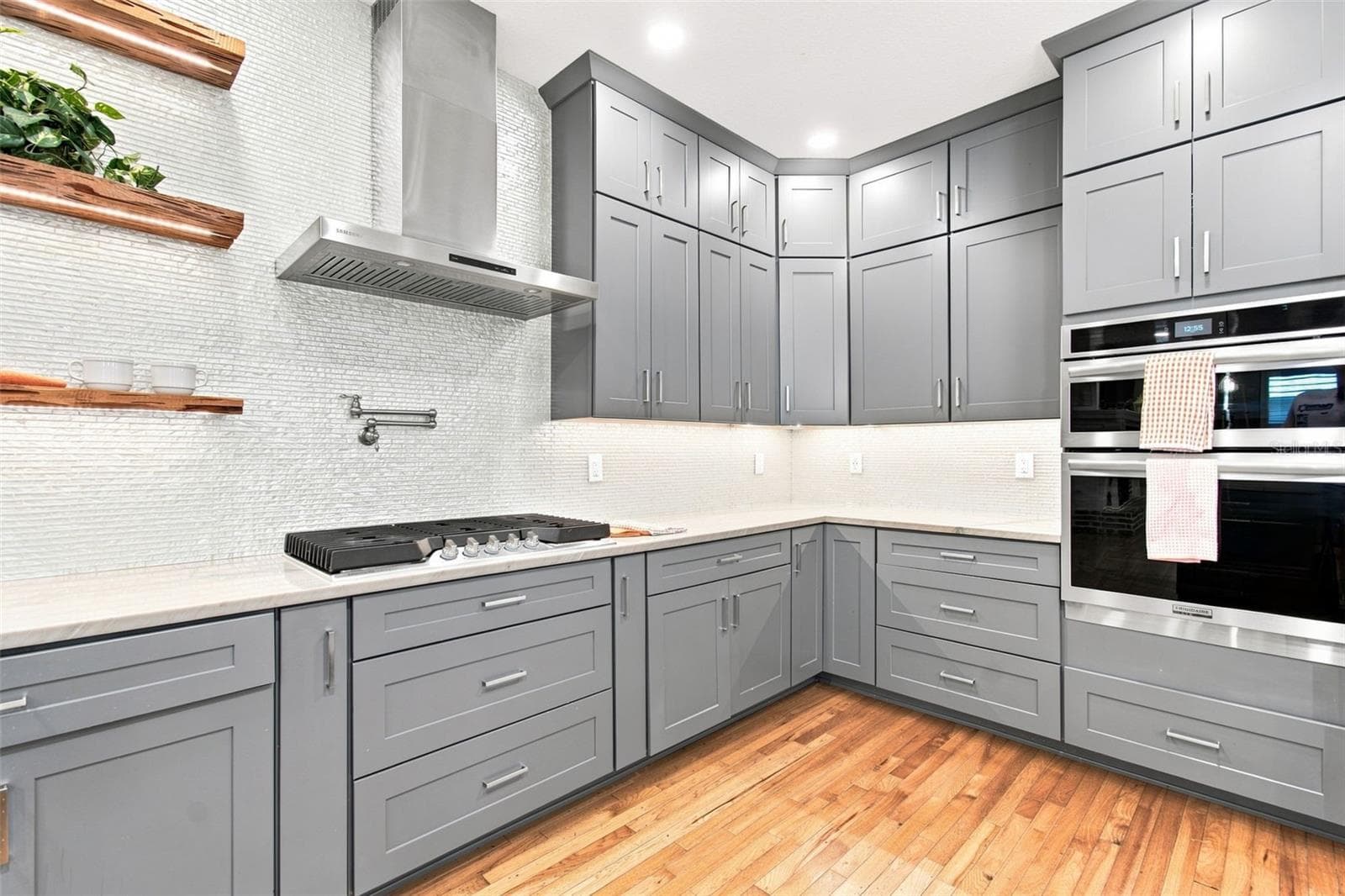 KITCHEN CABINETS GALORE - 14122 CHESTERFIELD TRL, HUDSON
