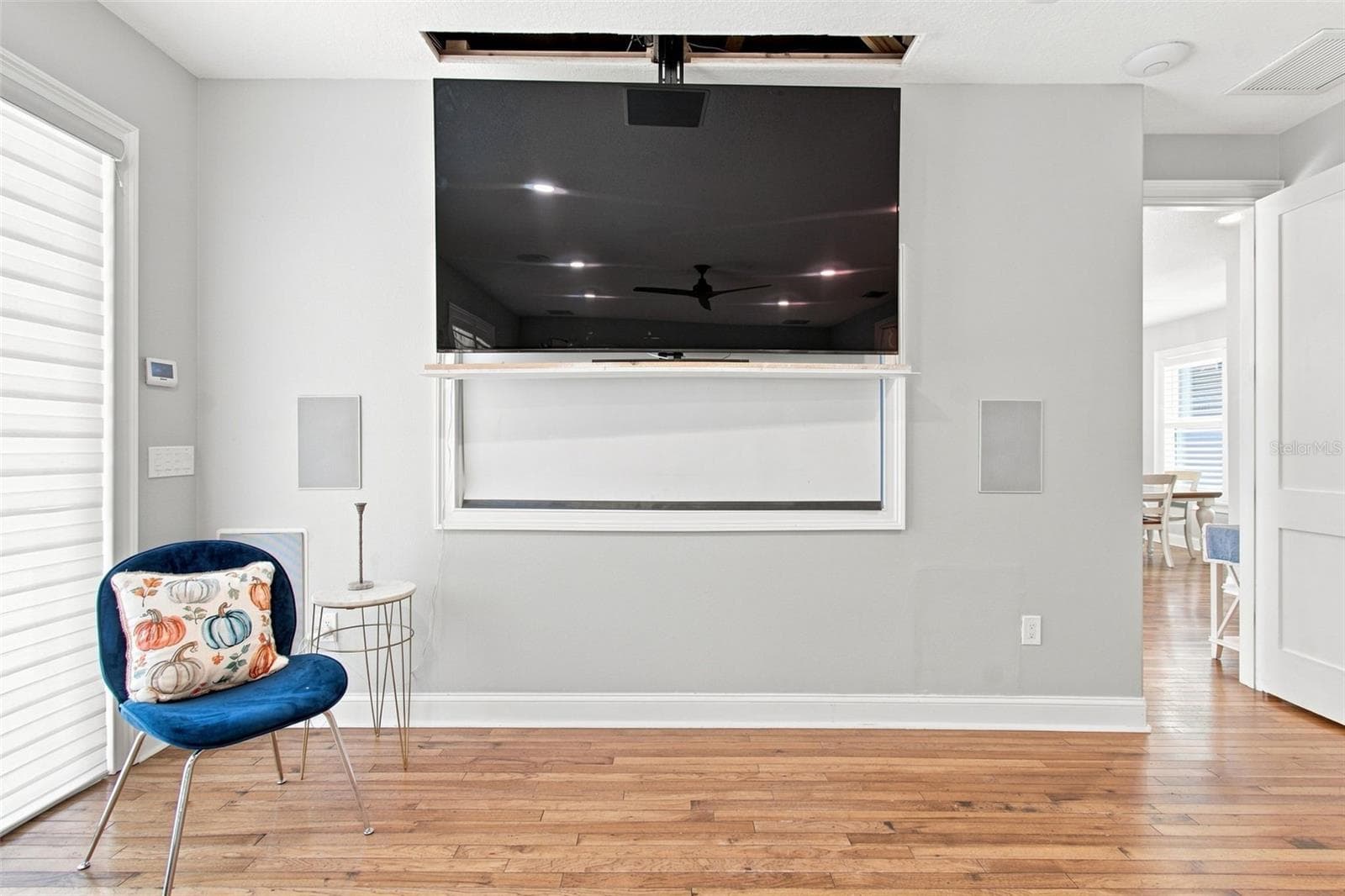 PROJECTION TV DROPS DOWN AT THE PUSH OF A BUTTON - 14122 CHESTERFIELD TRL, HUDSON