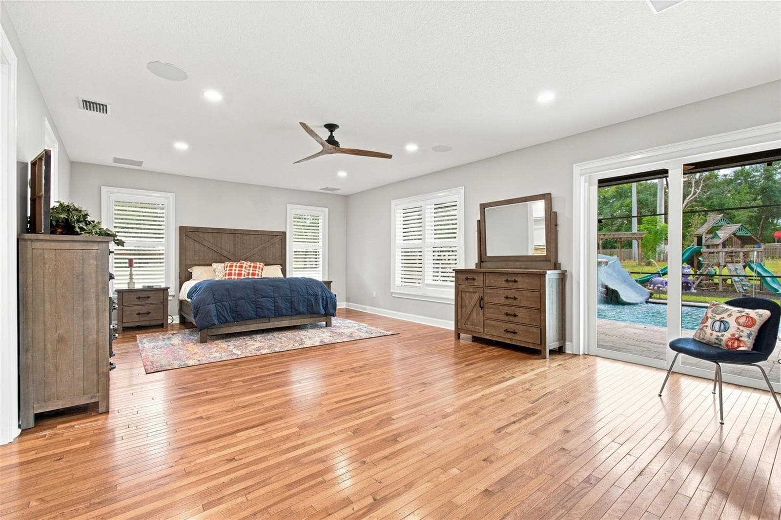 INCREDIBLE POOL VIEWS AND ACCESS - 14122 CHESTERFIELD TRL, HUDSON