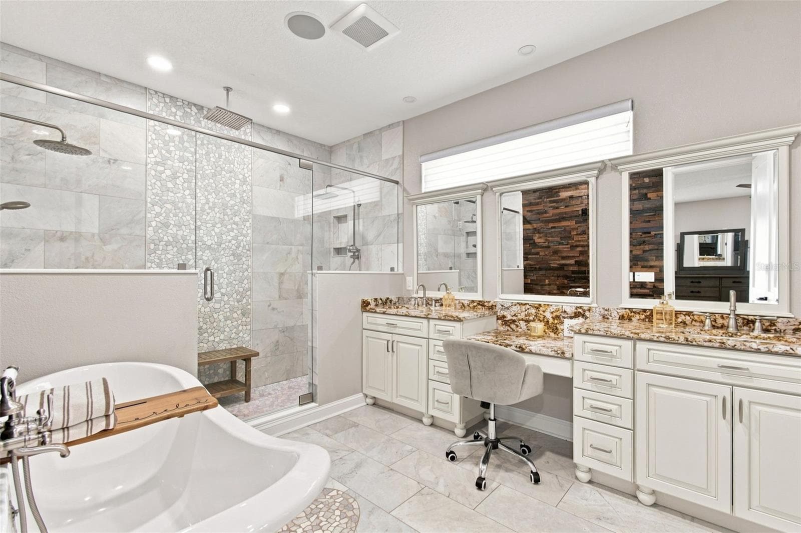 PRIMARY SPA BATH - 14122 CHESTERFIELD TRL, HUDSON