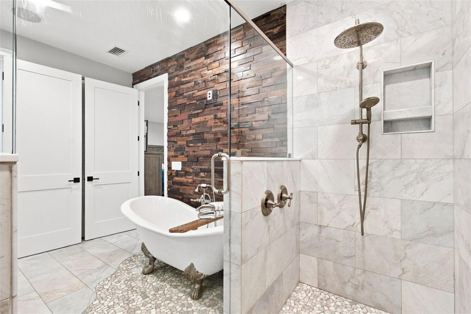 CLAW FOOT TUB AND WALK-IN SHOWER - 14122 CHESTERFIELD TRL, HUDSON