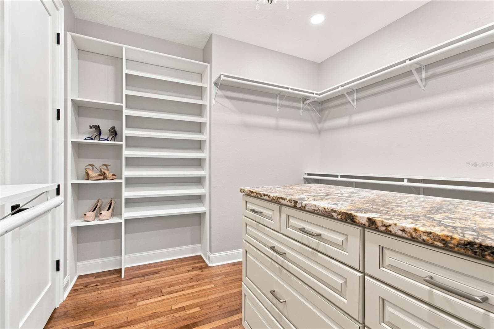 CUSTOM PRIMARY CLOSET WITH SHOW ORGANIZATION - 14122 CHESTERFIELD TRL, HUDSON