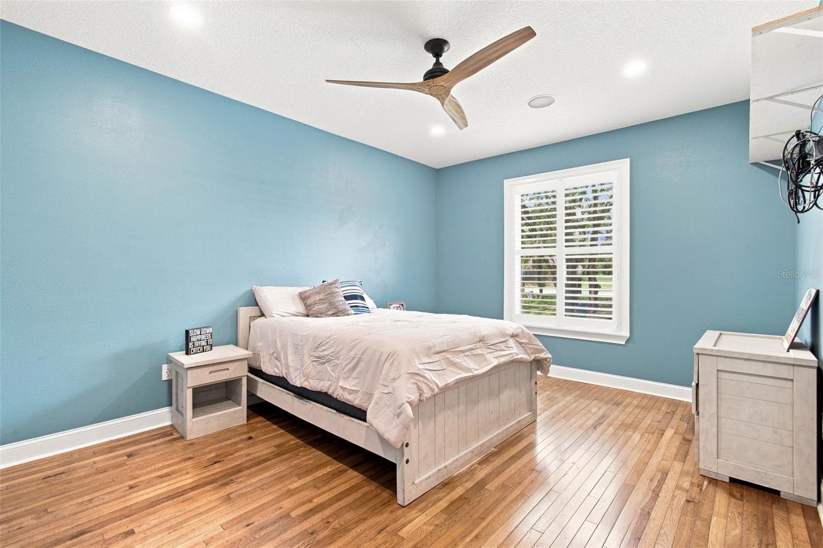 LARGE AND BRIGHT - 14122 CHESTERFIELD TRL, HUDSON