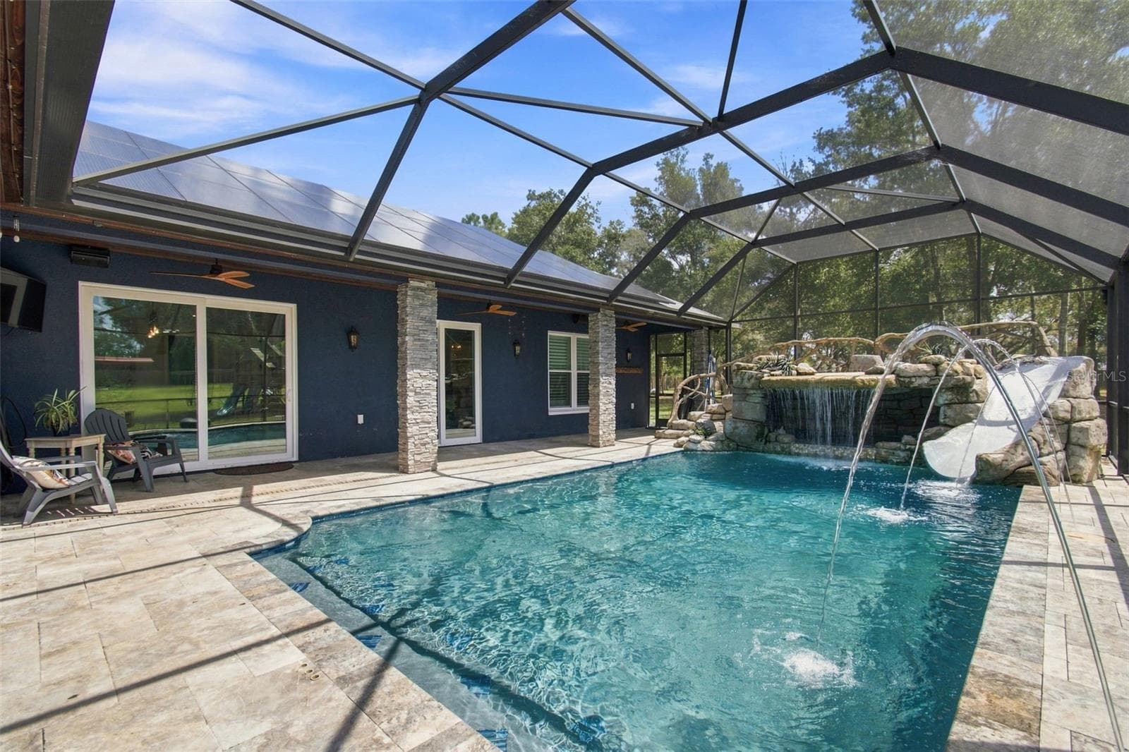 CHECK OUT THOSE FOUNTAINS - 14122 CHESTERFIELD TRL, HUDSON