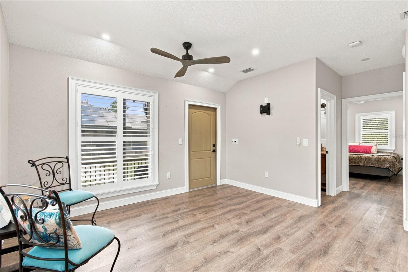 INSIDE VIEW OF GUEST COTTAGE - 14122 CHESTERFIELD TRL, HUDSON
