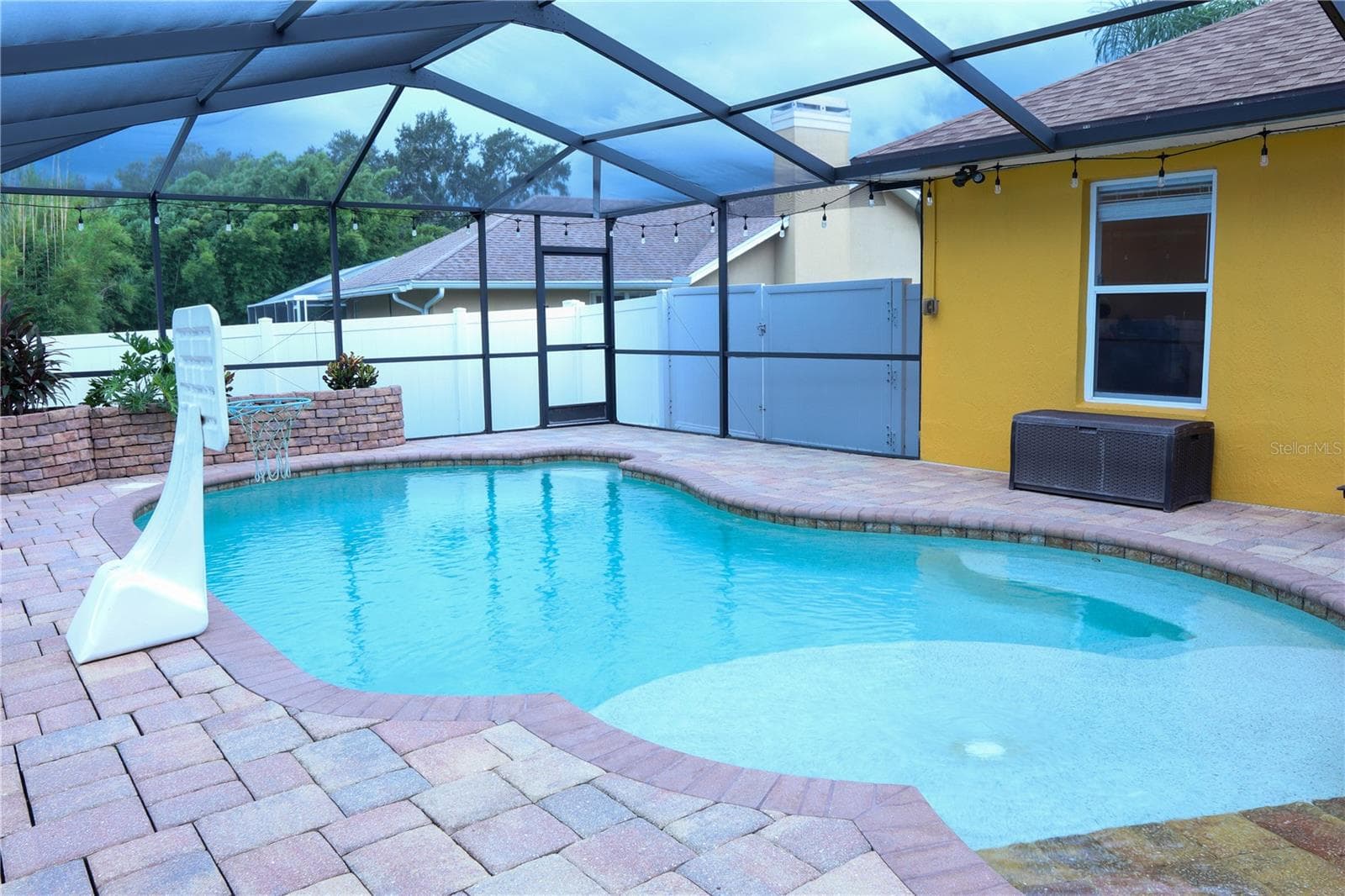 Heated Salt Water Pool - 6093 VELVET LOOP, LAKELAND