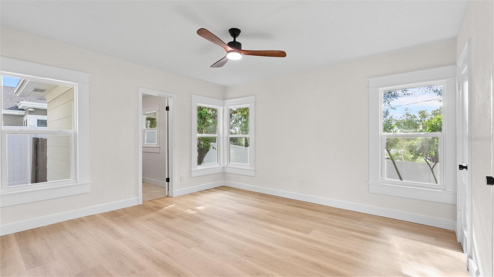 Single Family Residence at 408 ORANGEVIEW AVE, CLEARWATER, photo 25 of 34