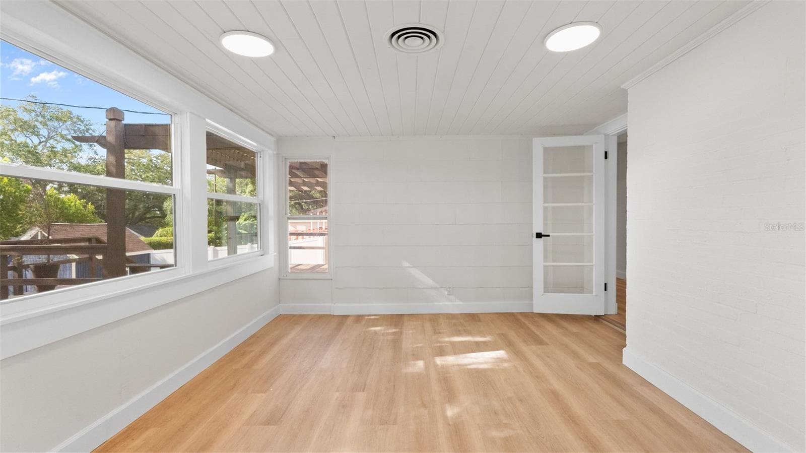 Single Family Residence at 408 ORANGEVIEW AVE, CLEARWATER, photo 32 of 34