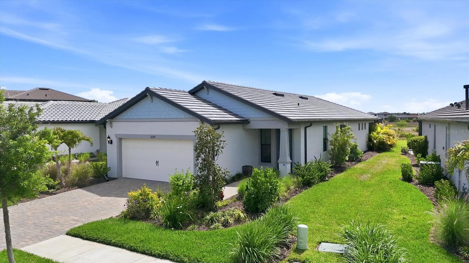 Single Family Residence at 6229 FISH EAGLE CT, NOKOMIS, photo 4 of 85