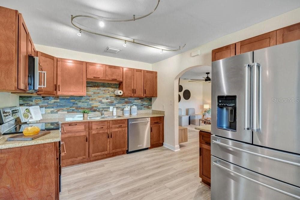 Kitchen - 2829 LAKE MARGARET DR, ORLANDO