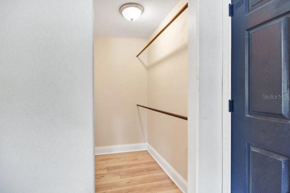 Walk in Closet - 2829 LAKE MARGARET DR, ORLANDO