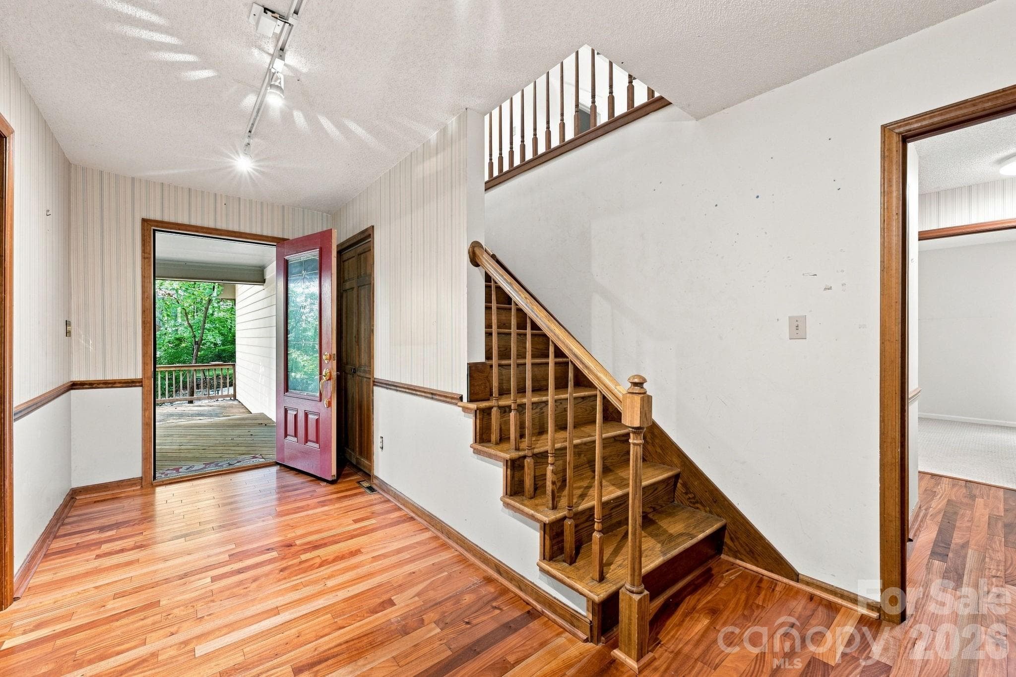 Entry Foyer - 19317 Davidson Concord Road, Davidson