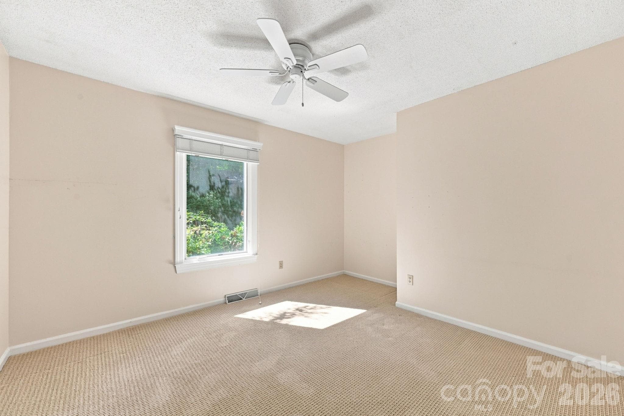 Second Bedroom with Computer Niche - 19317 Davidson Concord Road, Davidson