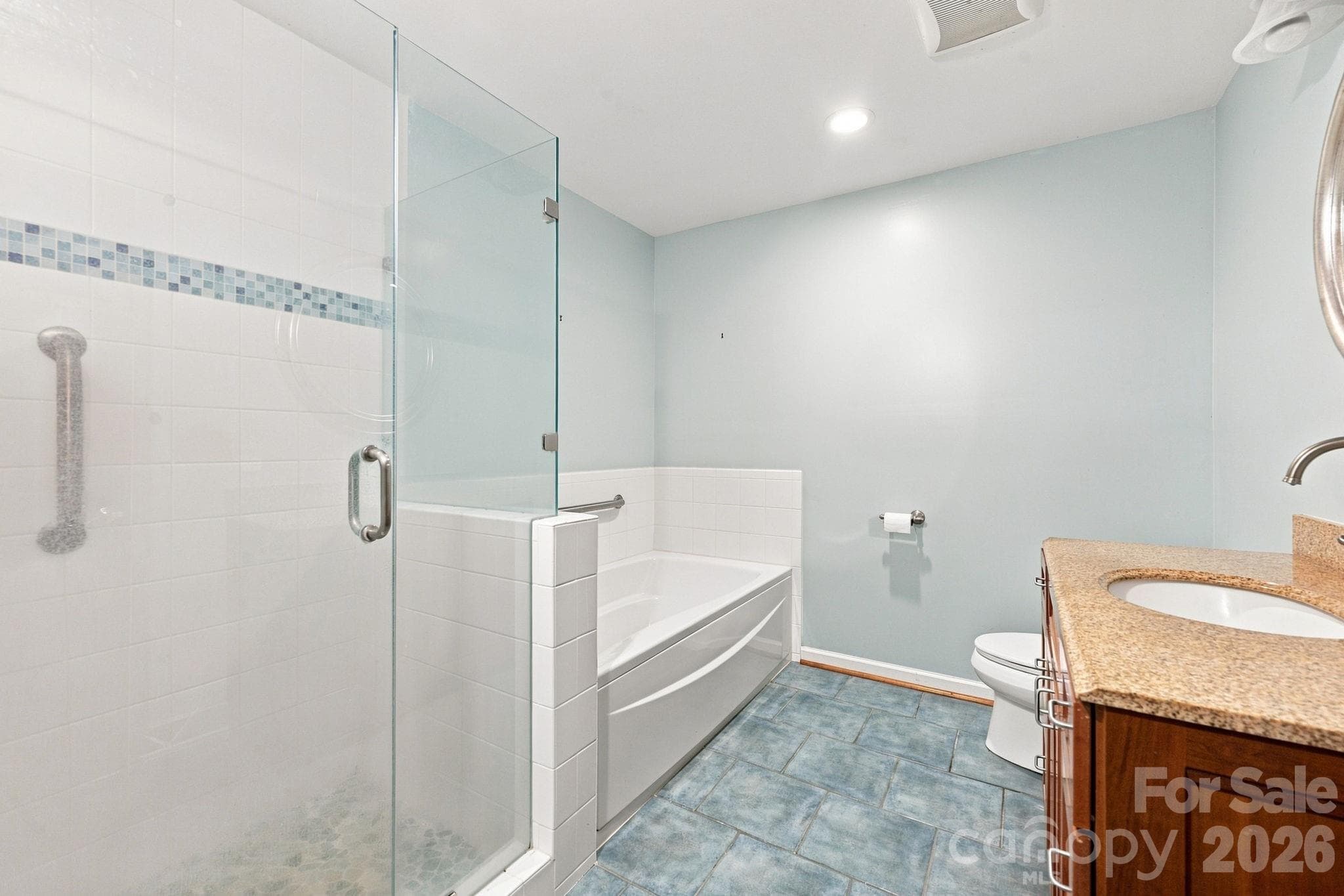 Main Floor Full Bath - 19317 Davidson Concord Road, Davidson