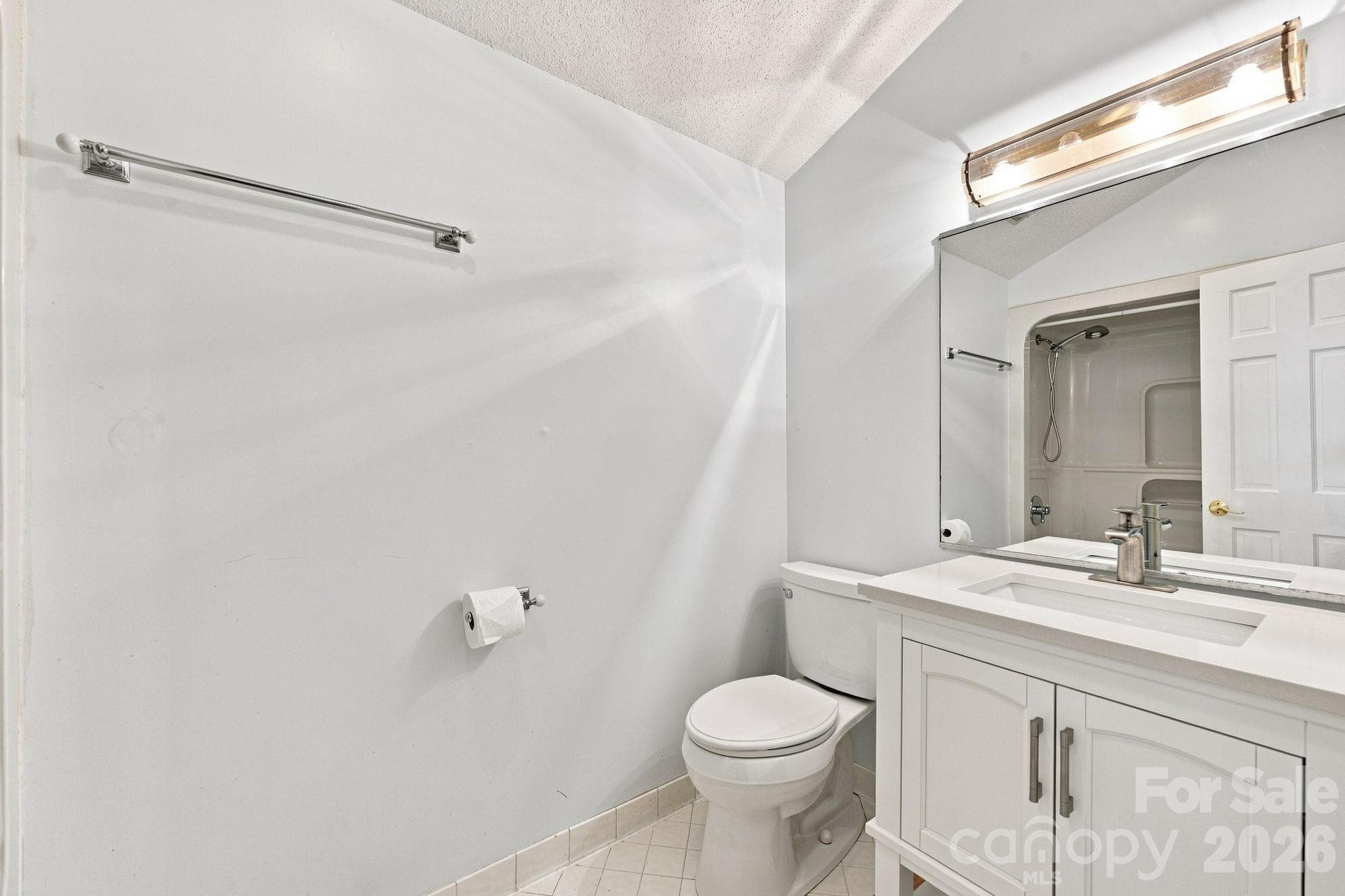 2nd Level Full Bath - 19317 Davidson Concord Road, Davidson