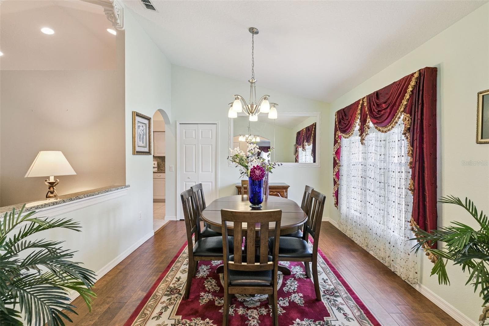 Formal dining room for family dinners - 19532 SHELDON ST, ORLANDO