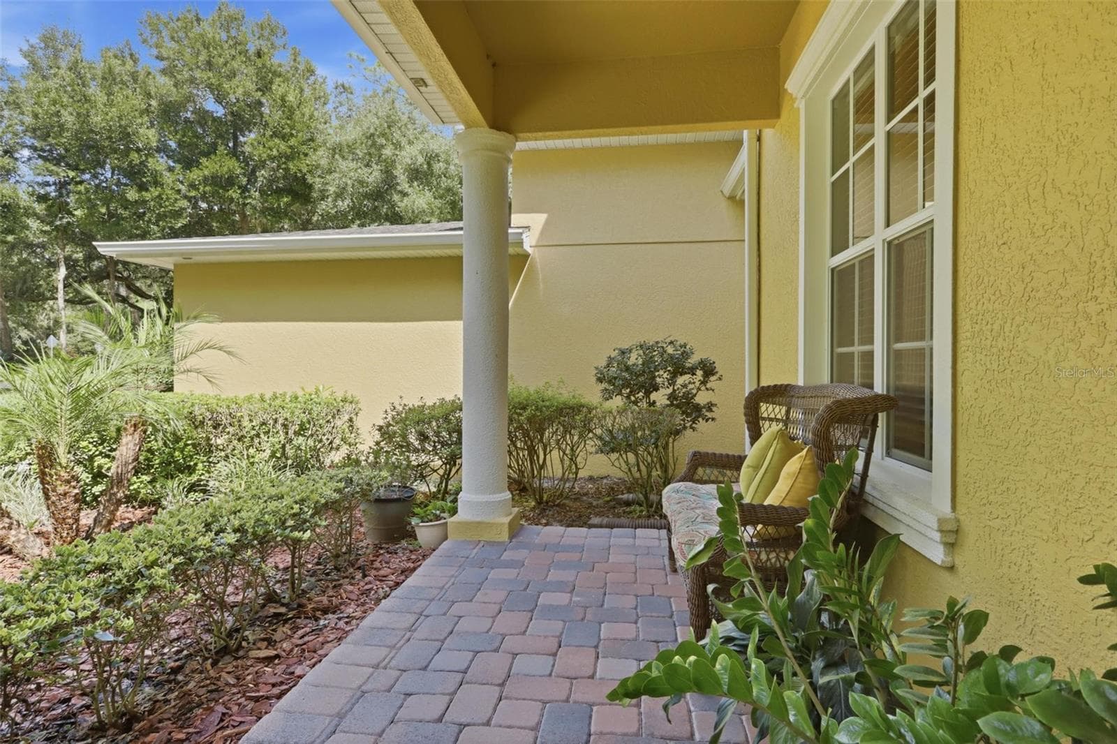 Single Family Residence at 2600 WINNEMISSETT OAKS DR, DELAND, photo 8 of 92