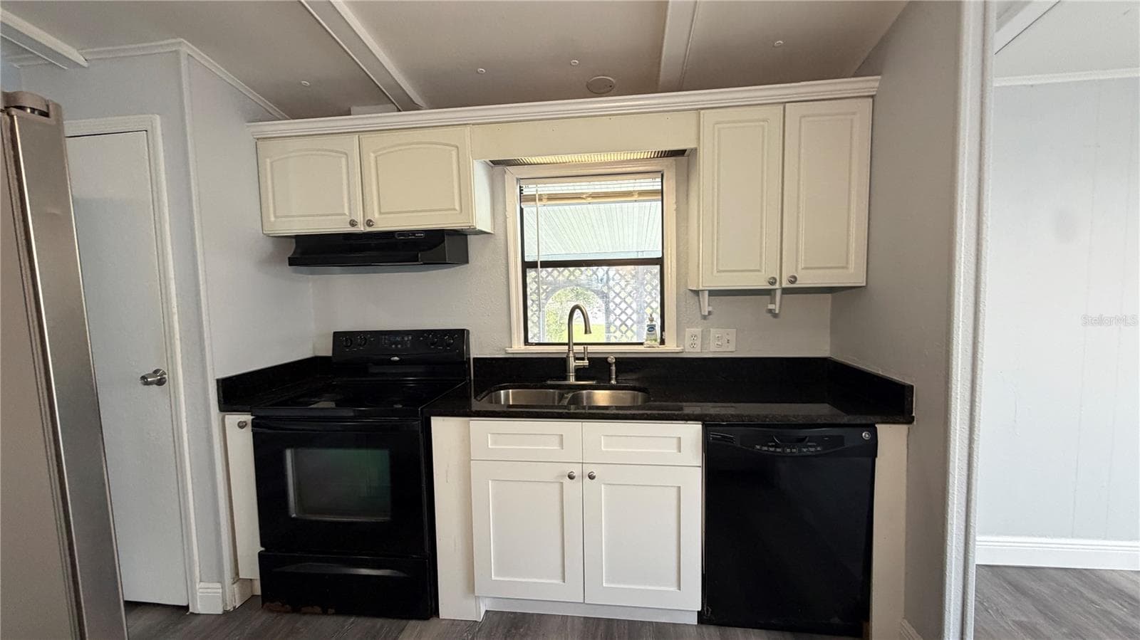 Manufactured Home at 2310 LAKOTA LN, ST CLOUD, photo 18 of 35