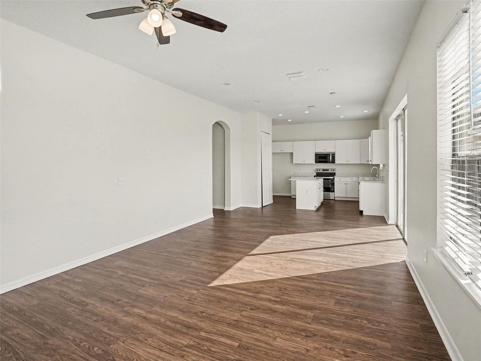 Single Family Residence at 2220 SAND ARBOR CIR, ORLANDO, photo 5 of 31