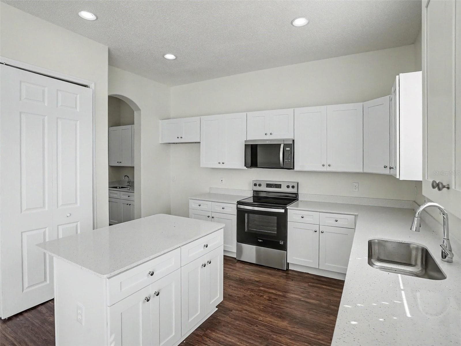 Single Family Residence at 2220 SAND ARBOR CIR, ORLANDO, photo 6 of 31